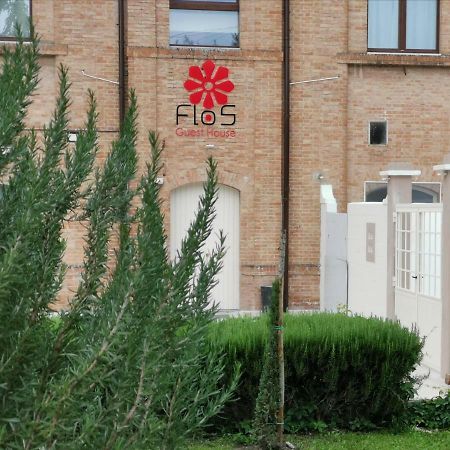 Flos Guest House Lucera Exterior photo