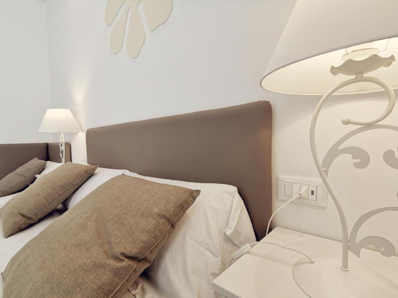 Flos Guest House Lucera Exterior photo