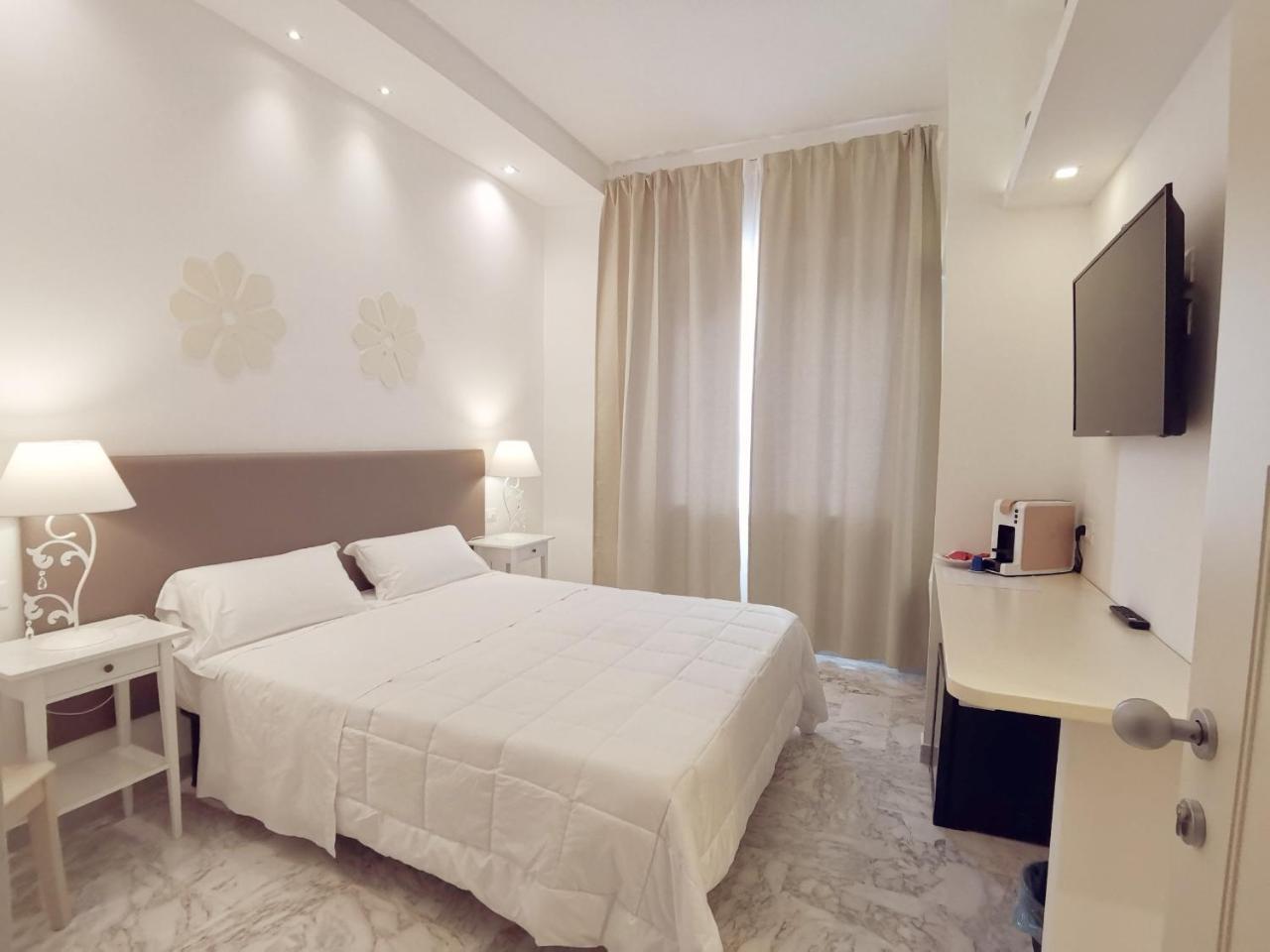 Flos Guest House Lucera Exterior photo