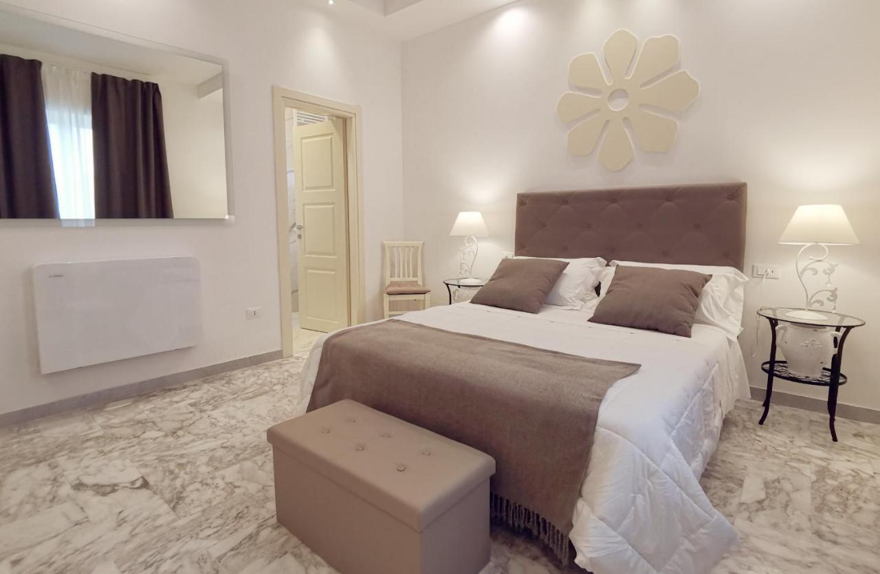 Flos Guest House Lucera Exterior photo