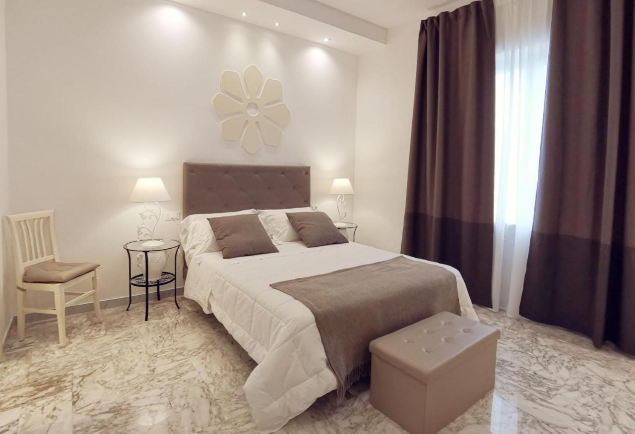 Flos Guest House Lucera Exterior photo
